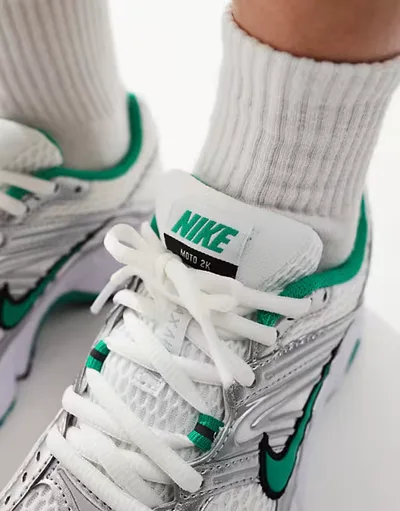 Nike Air Max Moto 2K unisex trainers in white and green