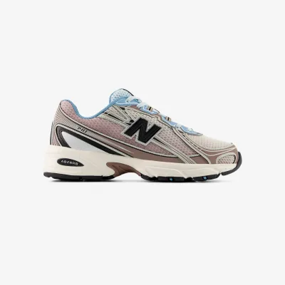 New Balance 740