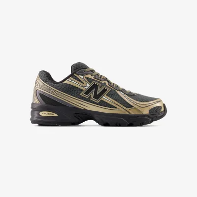 New Balance 740